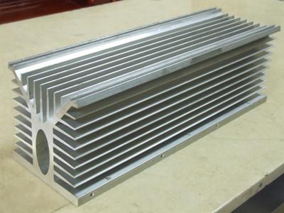 China 6061 Alloy CNC Milling Large Aluminium Extruded Heat Sink 300MM Width for sale