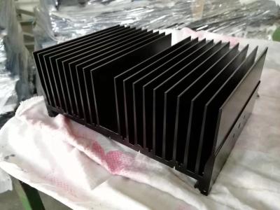 China CNC Machining Extruded Heat Sink Akzo Nobel Powder Painting for Truck Lamp for sale