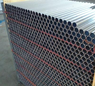 China A prata anodiza o tubo redondo da extrusão de alumínio feita sob encomenda para a cerca de alumínio à venda