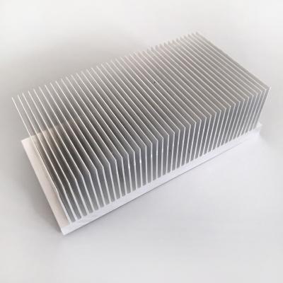 China Aluminiumkühlkörper der Kühltemperatur-hohen Leistung profiliert 200 (W)*60 (H)*120 (L) Millimeter zu verkaufen