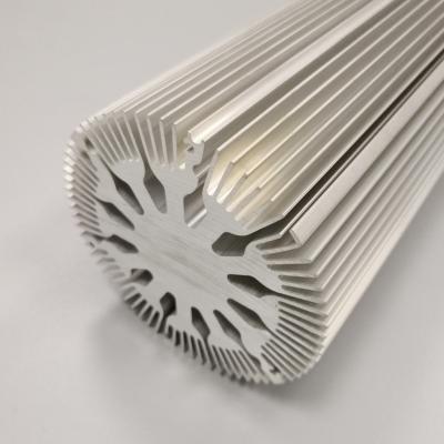 China Dissipador de calor de alumínio do girassol de alumínio redondo do radiador para a luz do diodo emissor de luz à venda