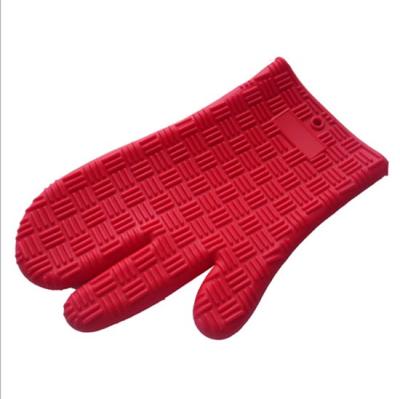 China New Design Red Color Three Finger Non-slip Grip Heat-resistant Silicone Baking Glove Oven Mitt for sale