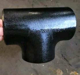 China Astm A105 150lbs Tee Joint Pipe Black Steel Pipe Fittings for sale