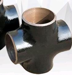 China Instalación de tuberías de pintura negra cruzada de acero inconsútil pura de carbono de Astm A105 SCH 40 en venta