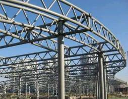 China Prefabricated Metal Carport Roof Trusses , Steel Tubular Lightweight Steel Truss Q235 for sale