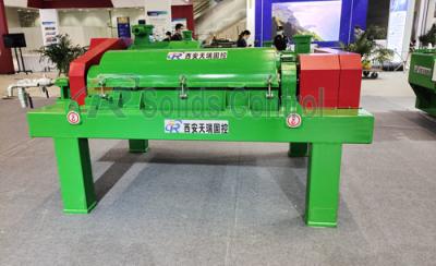 China Ölfeld-Bohrungs-Dekantiergefäß-Zentrifuge SS316L 40m3/H unter Verwendung des Edelstahlmaterials des Schleudergussprozesses SS316L zu verkaufen