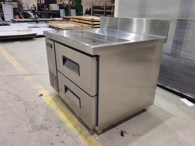 中国 Under Counter Table 2-Drawer Refrigerator Commercial Kitchen Equipment 販売のため