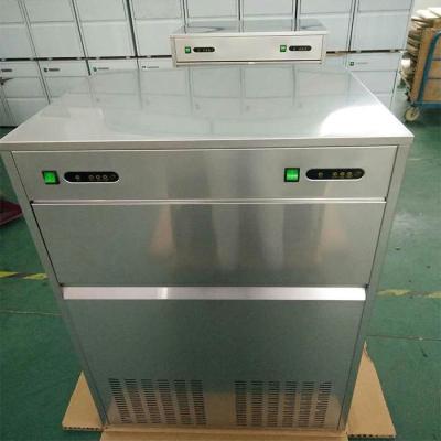 Cina Raffreddamento a aria commerciale di acciaio inossidabile della macchina 304 della macchina per ghiaccio di R134A 55kgs in vendita