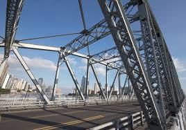 China Tubo galvanizado pasarela de acero peatonal tubular del diseño del puente de braguero en venta