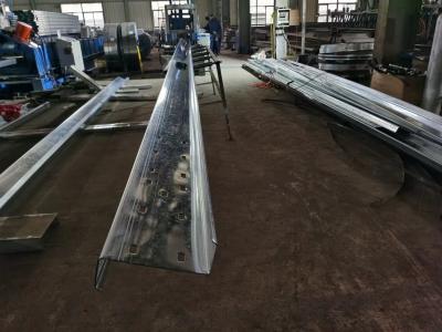 China Malendes heißes Bad galvanisierte Stahlbaugebäude entwerfen Kuhstall-Hallen-Geflügel zu verkaufen