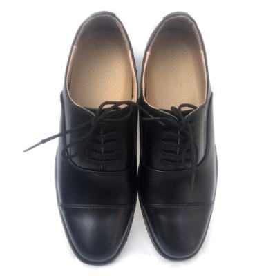 China El cuero del negocio de los hombres comunes de Xinxing tres calza negro formal en venta