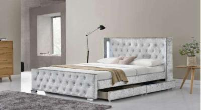 中国 Royal Queen Size Upholstered Storage Bed Tufted Buttons With Four Drawers 販売のため