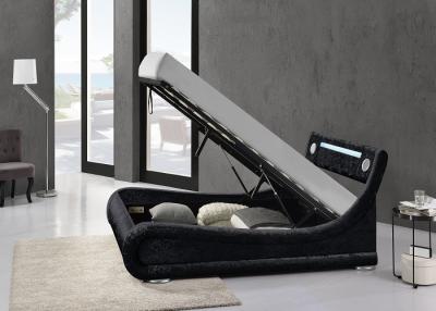 China La curva tapizada de cuero negra de rey Size Storage Bed forma con la luz del LED en venta