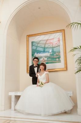 China PLASTIC LENTICULAR customized plastic material 3d lenticular wedding photo with depth 3d moving effects for sale