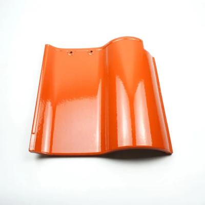 China Classical Spanish Roof Tiles Customized Color Glazed French Waterproof Natural Clay Material à venda