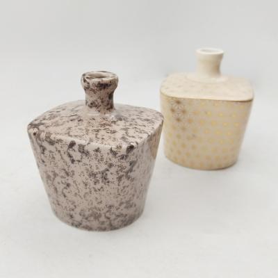 China Minimalistische geometrische Keramik-Vasen-Geschenksatz Trapez- und Quadratdesigns Matte Weiß Dekorationsgegenstände zu verkaufen