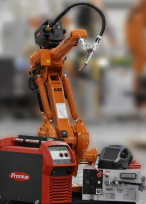 China Solución de la soldadura al arco del ROBOT de AXIS IRB1410 6 del robot 6 de la segunda mano ABB en venta