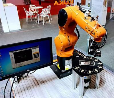 Chine Used Kuka Robot KR 6 R900-2 for pick and place à vendre