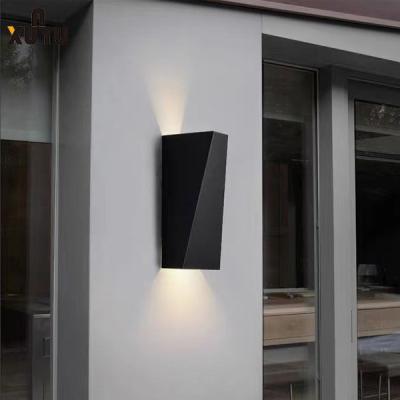 China Geometric Outdoor Wall Lamp Light 85*205*85mm Aluminum Glass for sale
