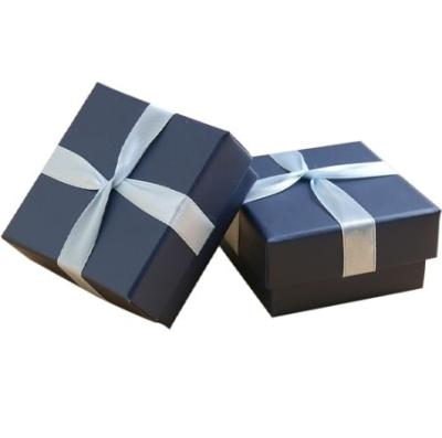 Chine Boîte-cadeau de bracelet de carton du boîte-cadeau PMS de bijoux de boucle d'oreille de Logo Ring FSC CMYK d'impression à vendre