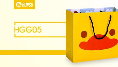 Chine Sac jaune d'emballage de cadeau de Duck Printed Paper Bags Cartoon pour des enfants à vendre