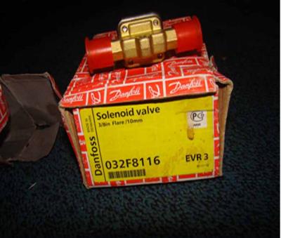 China Código 032F8116 das válvulas de solenóide EVR3 da refrigeração de Danfoss à venda