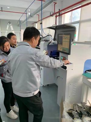 中国 OEM SMTの一突きおよび8場所装置PCBの生産ライン頭部26000pcs/H 販売のため