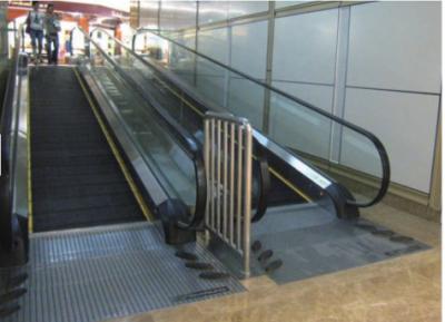 Chine 5 tonnes de type passage couvert mobile de ceinture escalator de promenade mobile de 13 degrés à vendre