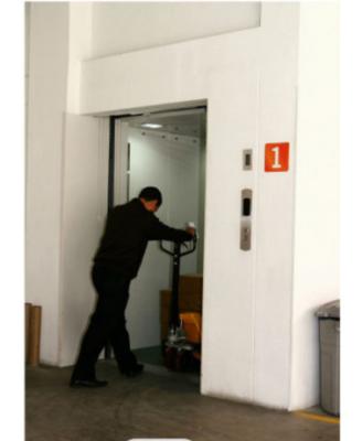 China AV Drive Warehouse Freight Elevator With Machine Room 3000KG for sale