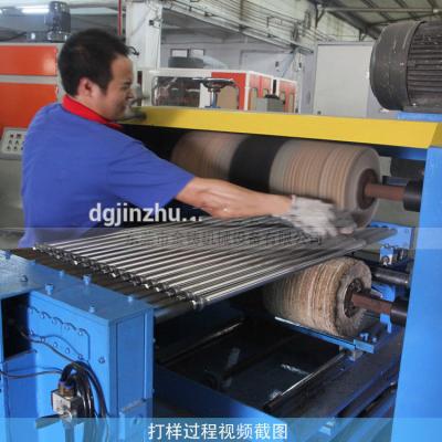 China Funcionamiento estable redondo de aluminio de la máquina pulidora del tubo con el guardapolvo en venta