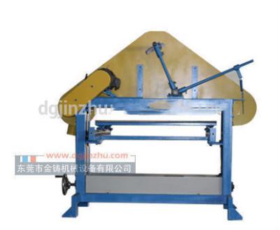 China Tamaño de la mesa de trabajo de la lijadora de correa de movimiento triangular de acero inoxidable de 380v 50HZ 1100 * 550 mm en venta