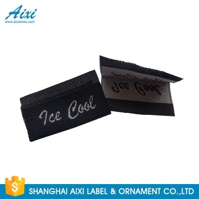 China Etiquetas tecidas cuidado da roupa da tela de seda, etiquetas laváveis do fato para o vestuário à venda