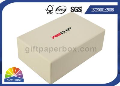 Chine Papier dur de carton de mode empaquetant les boîte-cadeau décoratifs avec des insertions de mousse à vendre