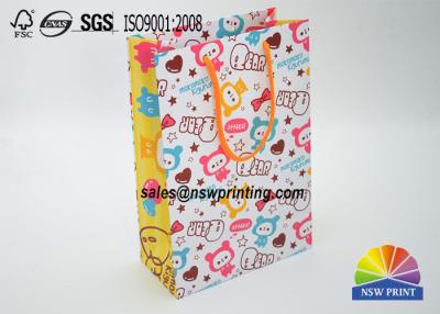 China Matt laminou sacos de compras de papel feitos sob encomenda dos desenhos animados de Printintg da cor completa à venda