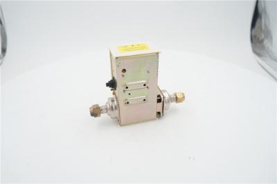 China Differential Pressure Electric Pressure Controller With Single Pole Double Gate for sale