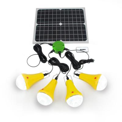 Chine 25W système de charge solaire de camping de lumière intégré à la batterie d'urgence lumière solaire de camping de jardin d'éclairage à vendre