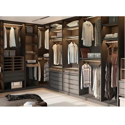 China FSC Wood Panel Furniture Wooden Walk In Wardrobe With Laminated Veneer Cabinet for sale
