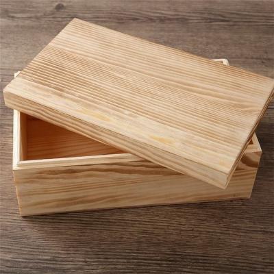 China Custom Delicate Lidded Wooden Box Unfinished Pine Box For Souvenir Gift for sale