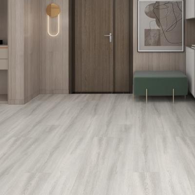 China Wood Texture Luxury Spc Vinyl Flooring Commercial Formaldehyde Free for sale