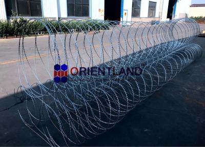 China Long Triple Coil Concertina Wire Fencing , Pyramid Razor Blade Wire Fence for sale