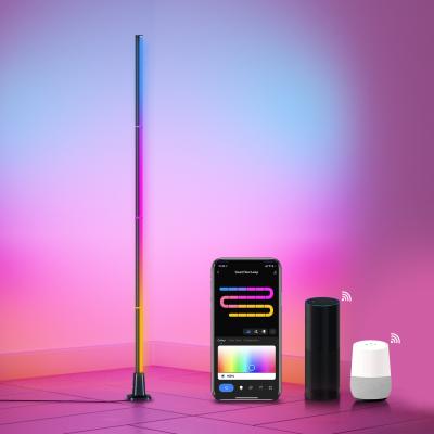 China Lâmpada esperta do RGB do canto, luz WiFi 2.4G 1.5M Height do assoalho do canto do diodo emissor de luz à venda