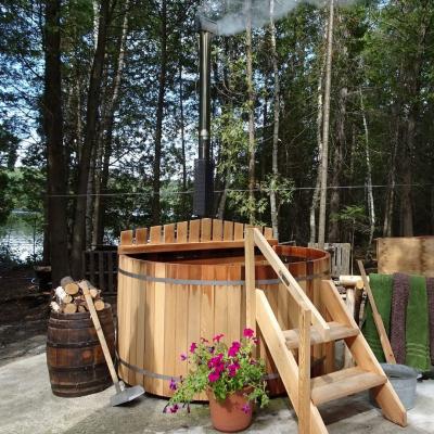 China Cedar Wood Hot Tub Steam Sauna Room With Wood Burning Stove for sale