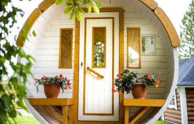 China Dry Outdoor Finnish Cedar Garden Wood Barrel Sauna Room Traditional for sale