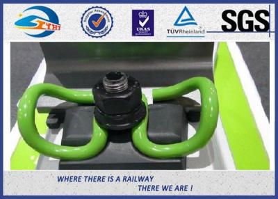 Chine Agrafes élastiques en acier de rail avec le doigt en plastique pour les attaches ferroviaires SKL 14 W-14 à vendre