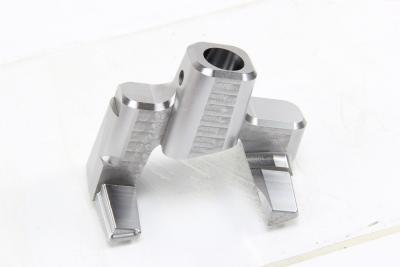China Manche 3D de acero que forma la tolerancia no estándar 0.001m m de las piezas en venta