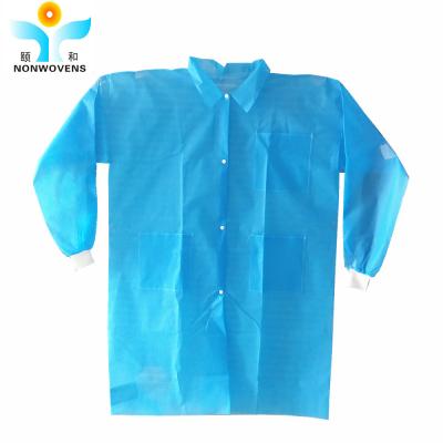 China OEM Disposable Lab Coats With Cuffs And Knit Collar Pockets CE Certificate for sale