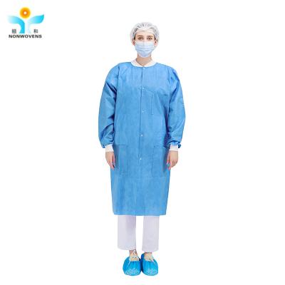 中国 編まれた袖口の使い捨て可能な実験室のコート、SMSの使い捨て可能な歯科実験室のジャケット 販売のため