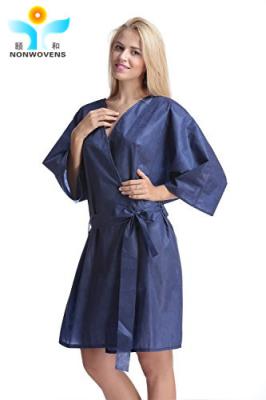 China vestidos descartáveis do quimono do comprimento 130cm, vestido descartável unisex ISO13485 dos termas à venda