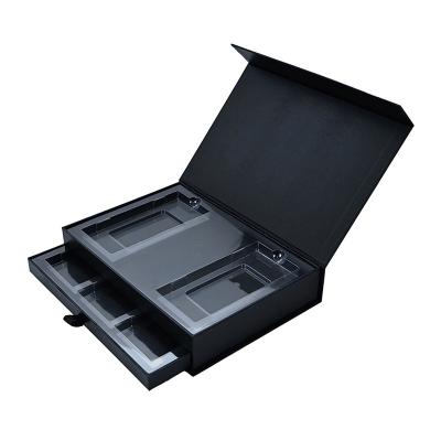 China 400G cubrió a Flip Top Cosmetic Gift Box que empaquetaba con el mate magnético de la captura ULTRAVIOLETA en venta