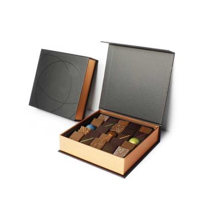 China Caixas de presente de empacotamento da folha de ouro f flauta da caixa de presente do chocolate de CCNB à venda